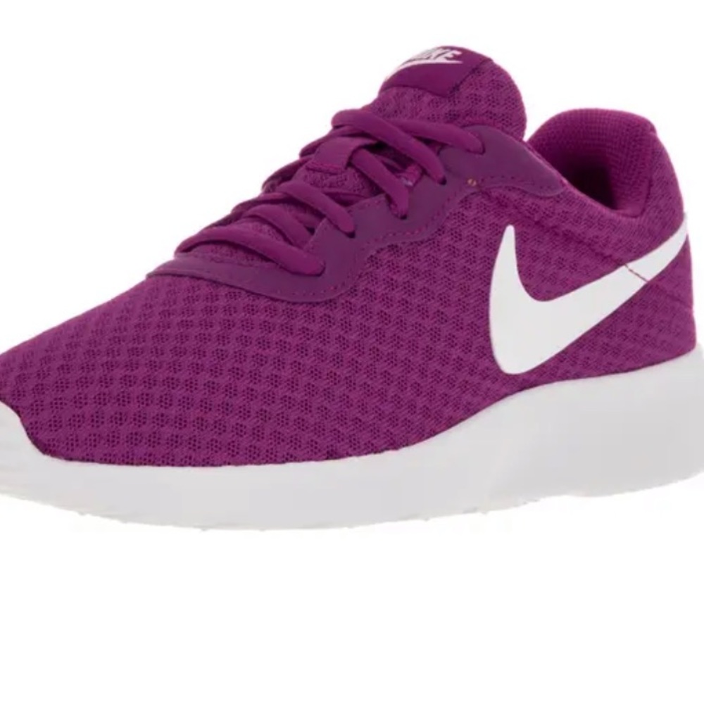 Nike Tanjun athletic shoes!!! Rare color! Size 7.5